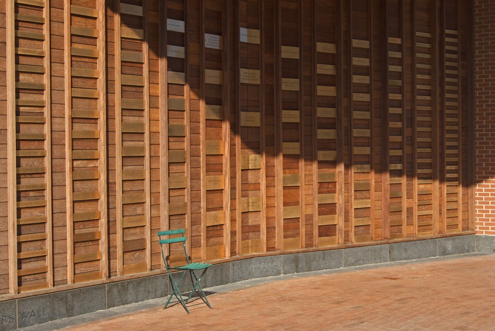 Center City Park Pergolas & Pavilion / Touloukian Touloukian Inc.