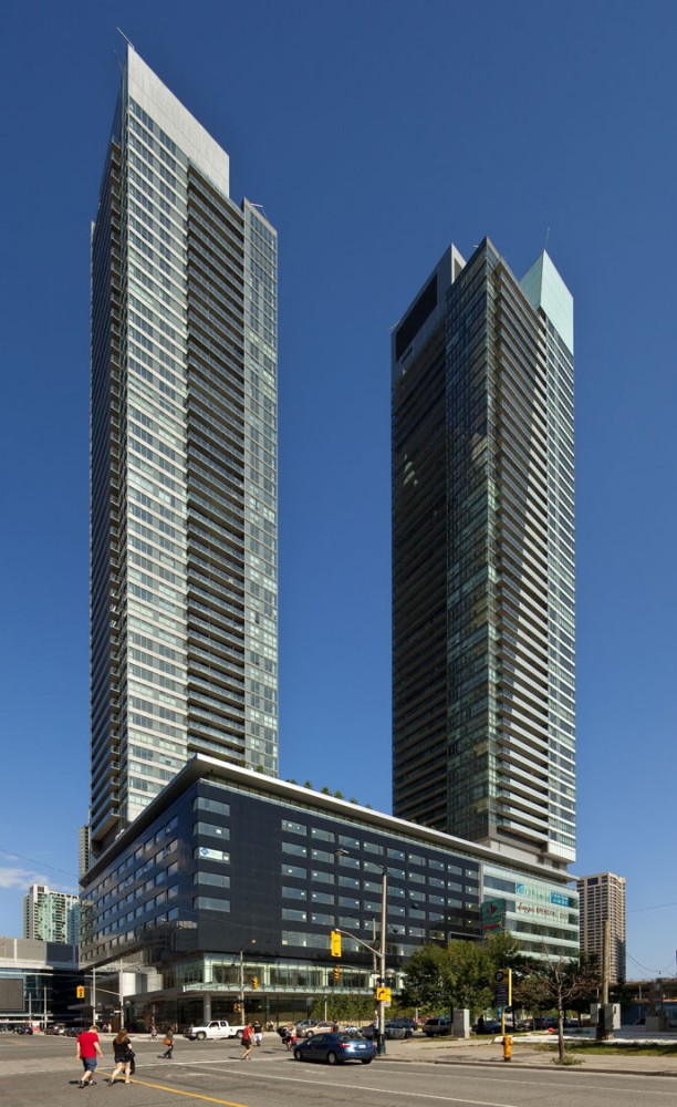 Maple Leaf Square / KPMB Architects