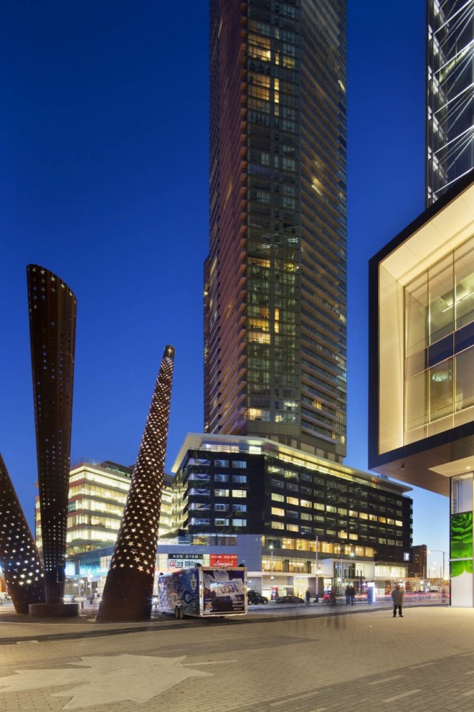 Maple Leaf Square / KPMB Architects