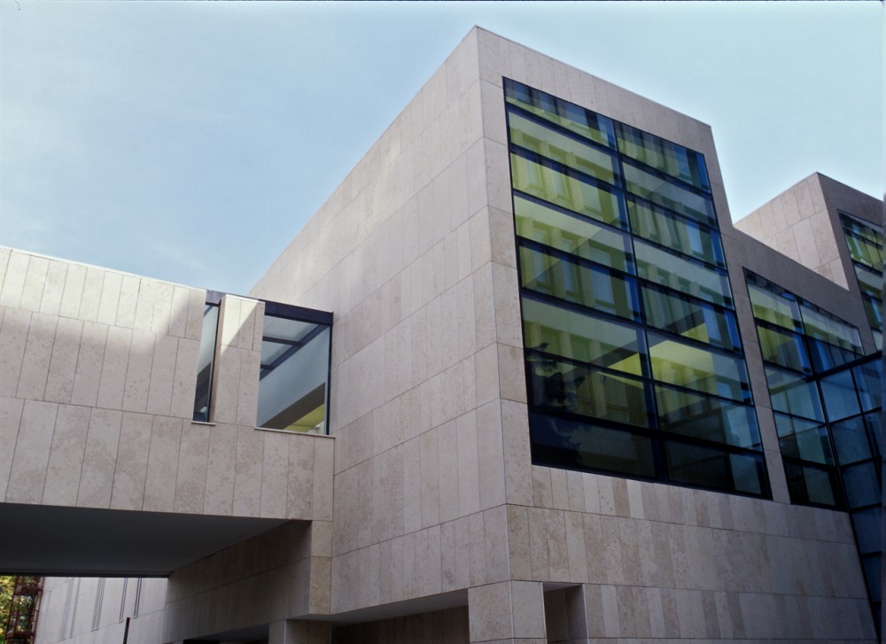 The High Court of Justice and the Law Courts / Koller Studio