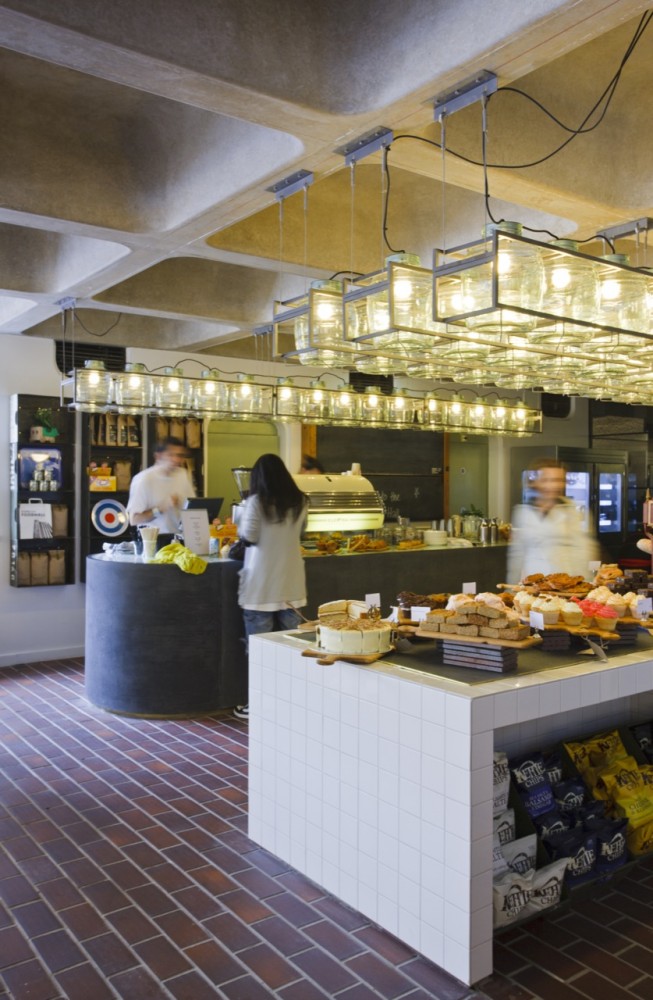Barbican Foodhall and Lounge / SHH