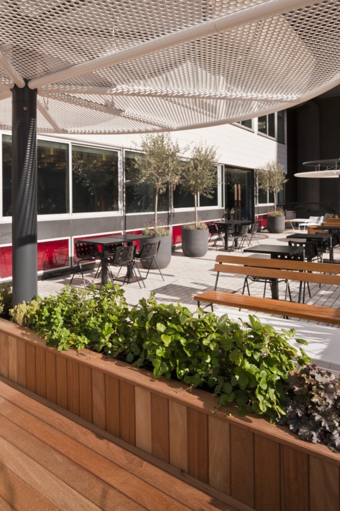 Barbican Foodhall and Lounge / SHH