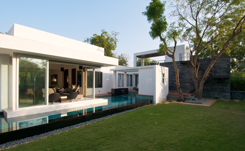 Dinesh Mills Bungalow / atelier dnD