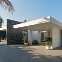 Dinesh Mills Bungalow / atelier dnD Dinesh Mills Bungalow / atelier dnD © Sebastian Zachariah