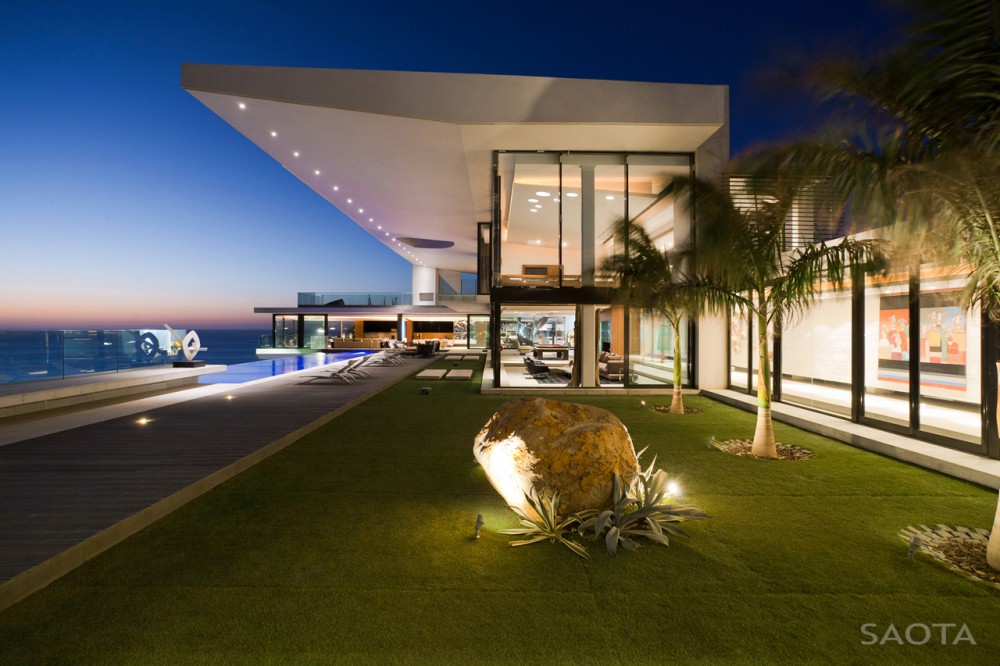 Dakar Sow House / SAOTA