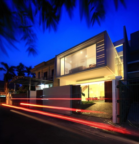 Satu House / Chrystalline Artchitect