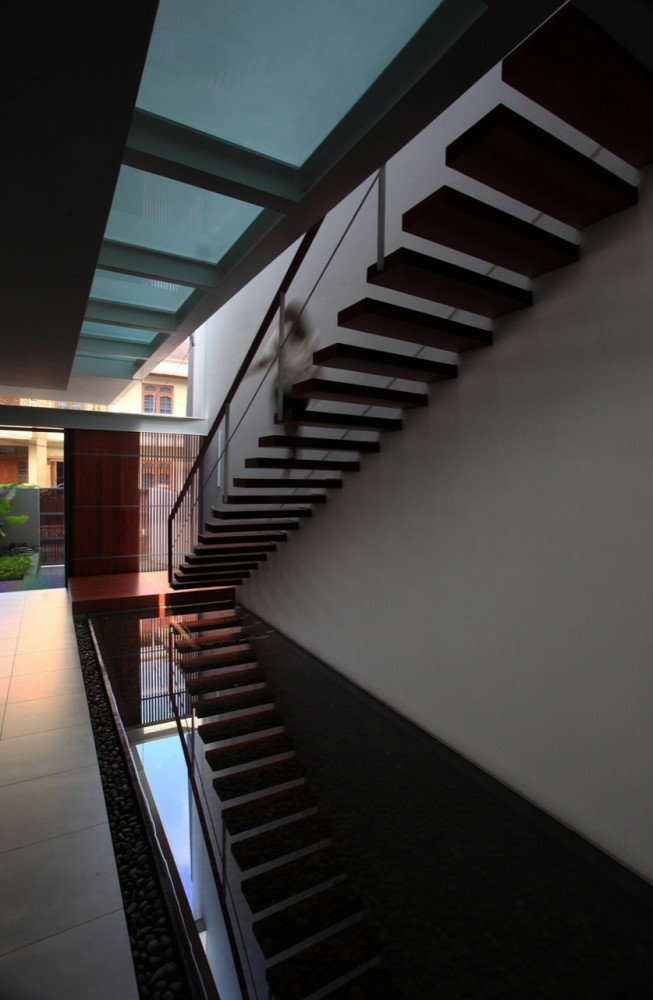 Satu House / Chrystalline Artchitect