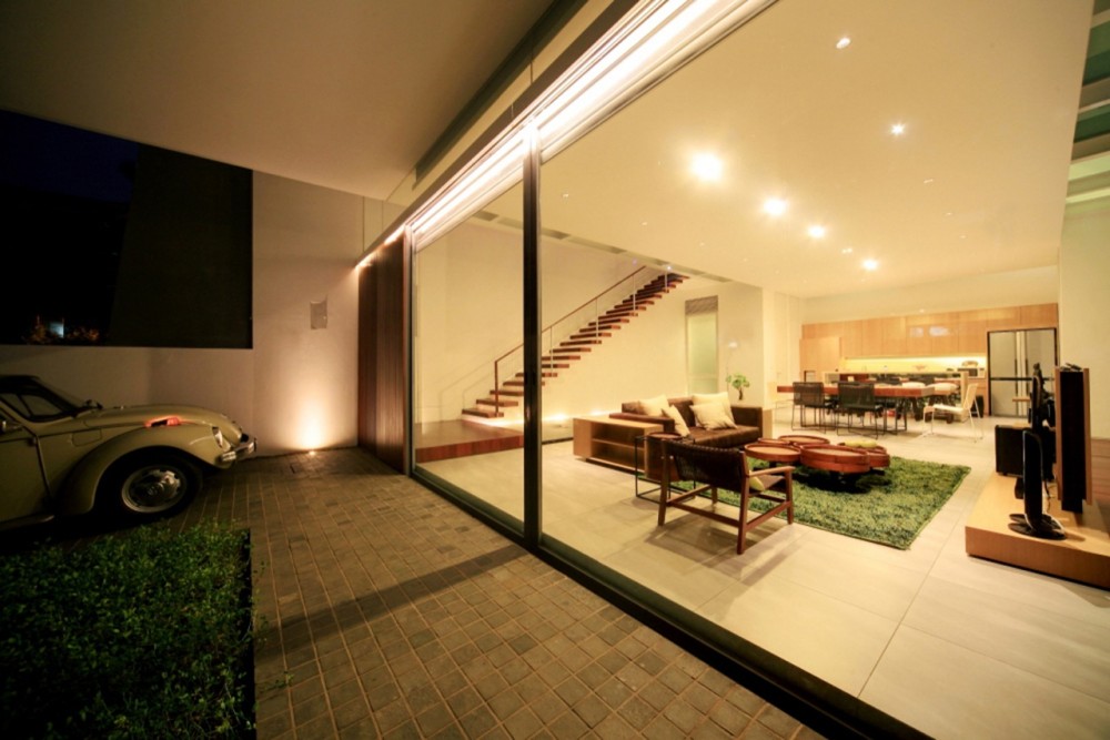 Satu House / Chrystalline Artchitect
