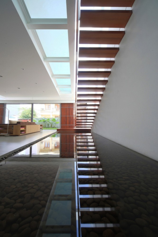 Satu House / Chrystalline Artchitect