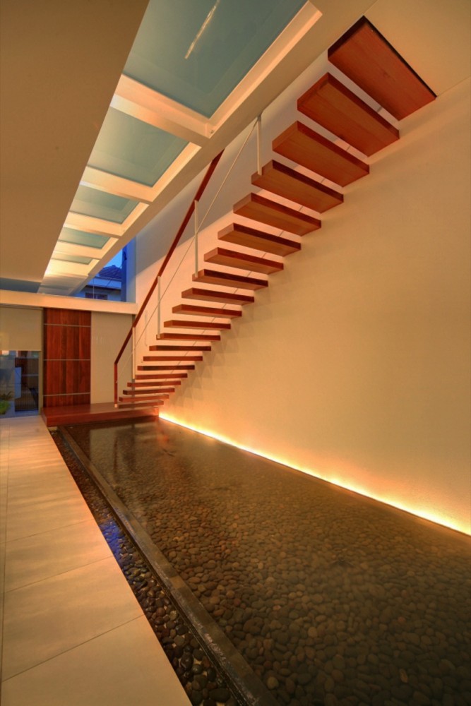 Satu House / Chrystalline Artchitect