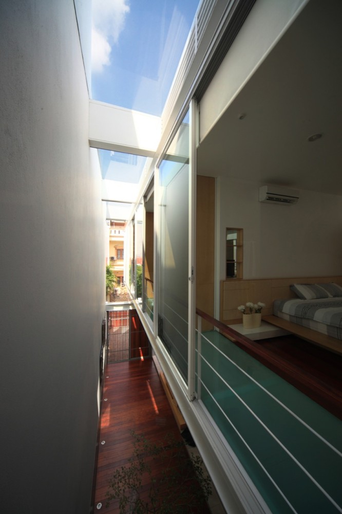 Satu House / Chrystalline Artchitect