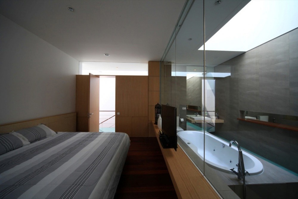 Satu House / Chrystalline Artchitect