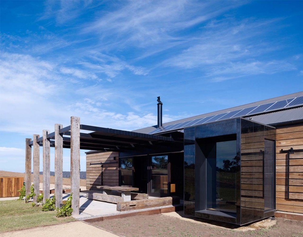 The Hill Plain House / Wolveridge Architects