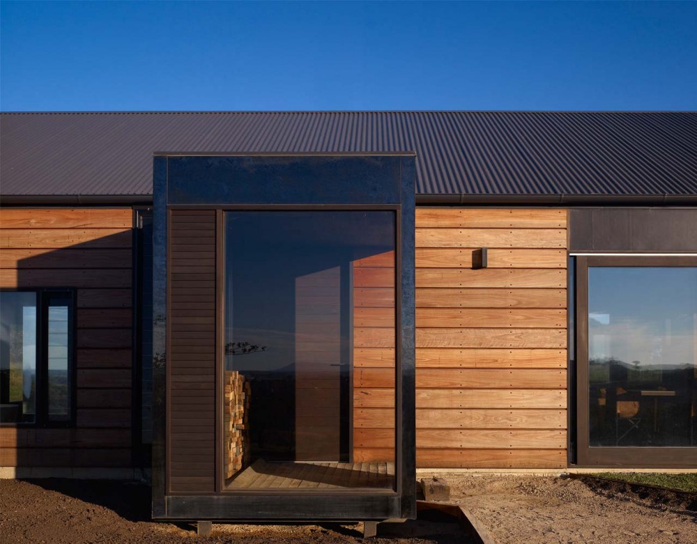 The Hill Plain House / Wolveridge Architects