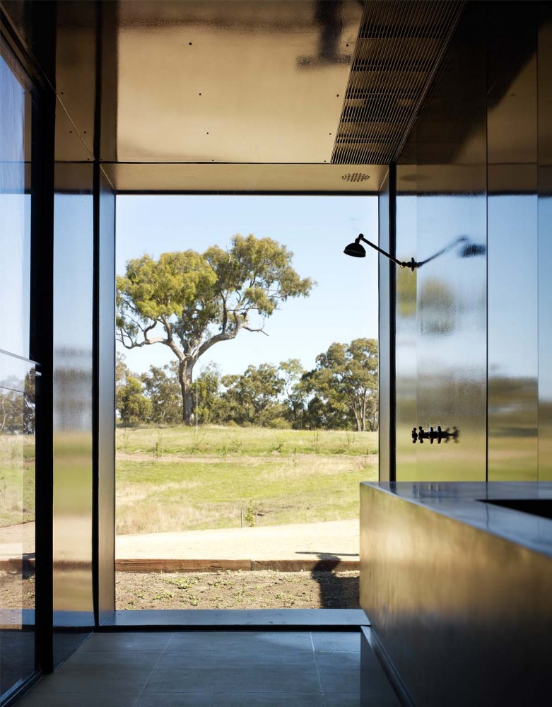The Hill Plain House / Wolveridge Architects