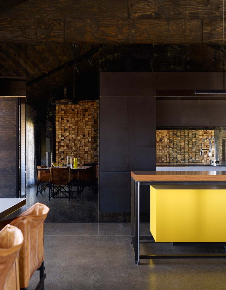 The Hill Plain House / Wolveridge Architects