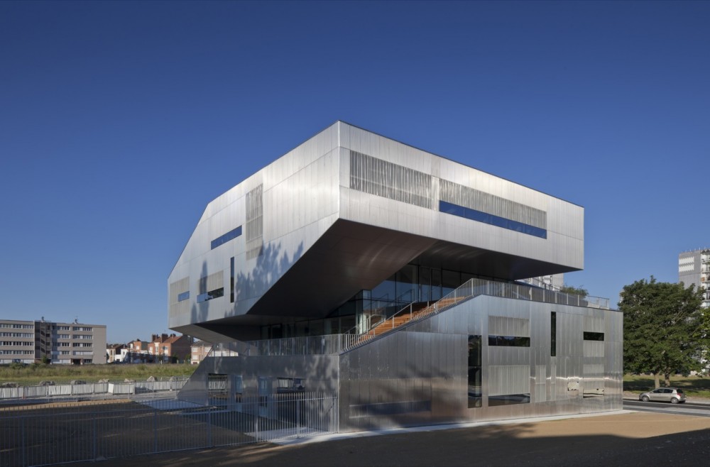 L’arbrisseau Neighborhood Centre / Colboc Franzen & Associes