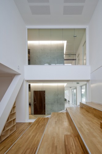 L’arbrisseau Neighborhood Centre / Colboc Franzen & Associes