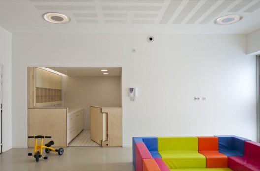 L’arbrisseau Neighborhood Centre / Colboc Franzen & Associes