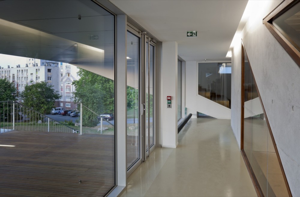 L’arbrisseau Neighborhood Centre / Colboc Franzen & Associes