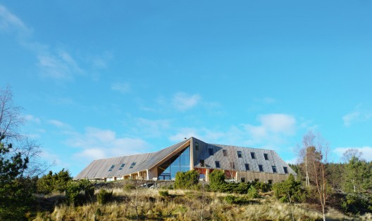 Pulpit Rock Mountain Lodge / Helen & Hard