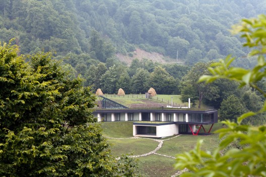 Hotel Atra Doftana / TECON Architects