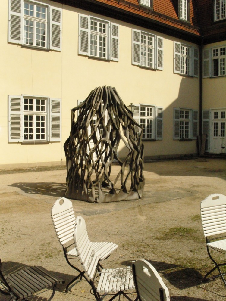 Stretched Pavilion / Centrala