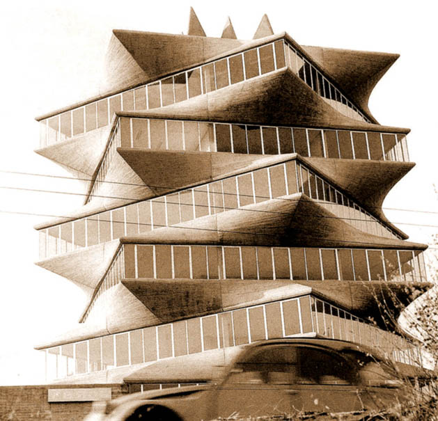 AD Classics: The Pagoda / Miguel Fisac