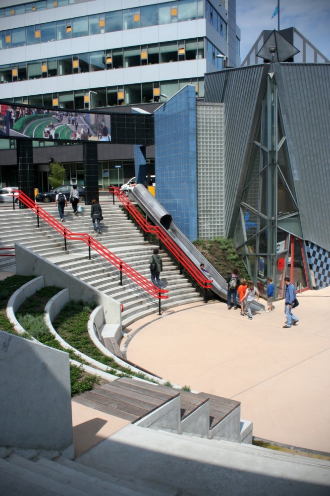 Slide to the Train Station with the Transfer Accelerator by HIK Ontwerpers