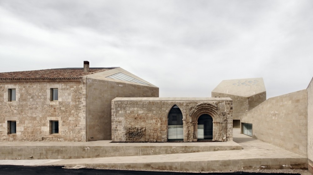 Ribera del Duero Headquarters / Estudio Barozzi Veiga