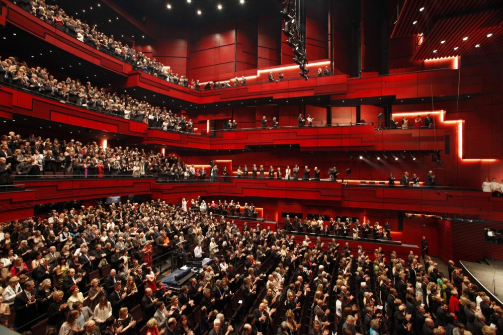 Harpa Concert Hall and Conference Centre / Henning Larsen Architects & Batteriid Architects