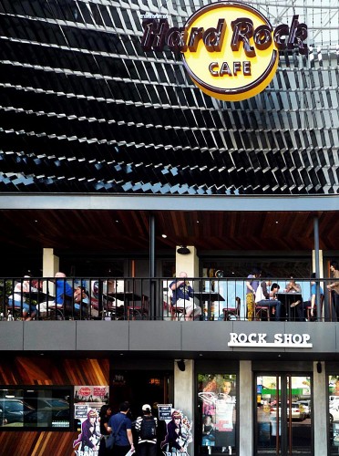 Hard Rock Cafe Facade / Architectkidd