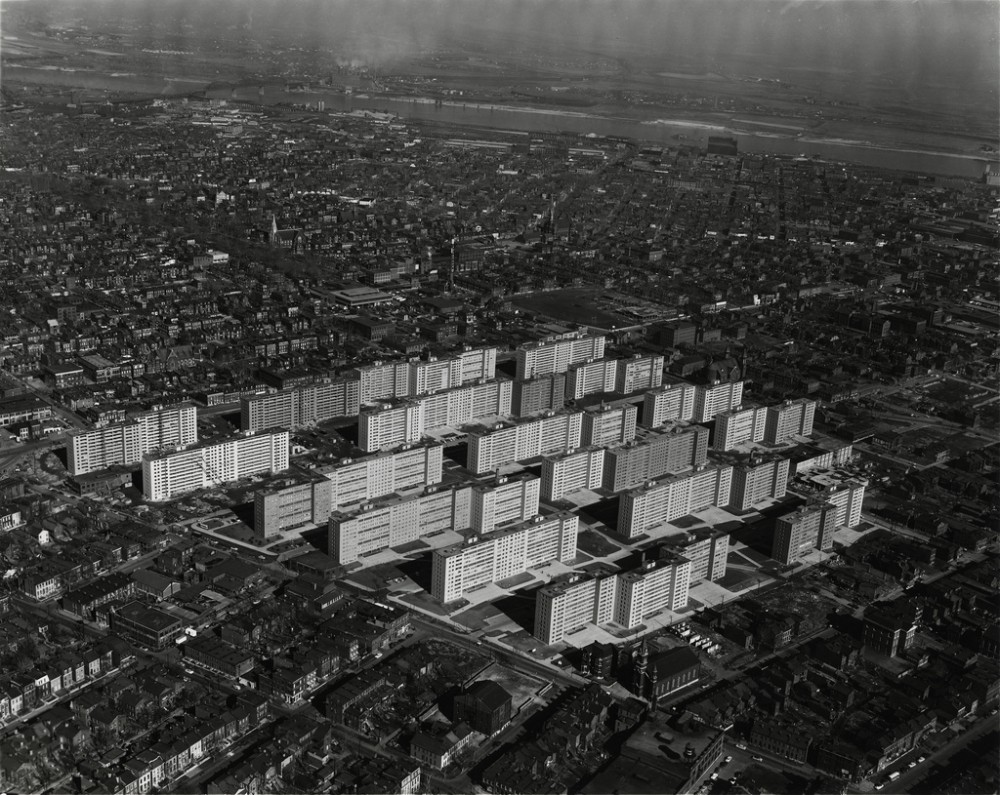The Pruitt-Igoe Myth: An Urban History