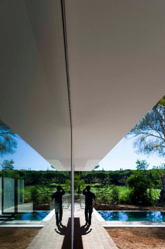 House In Vilamoura / Pedro Rogado with Vasco Mendia