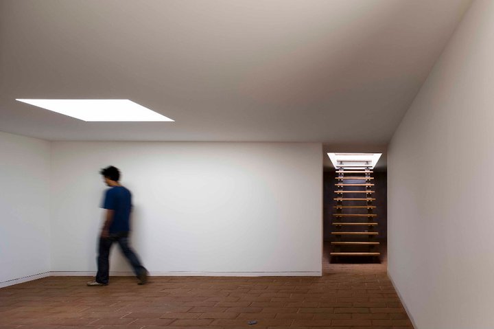 House in Vilamoura / Pedro Rogado with Vasco Mendia