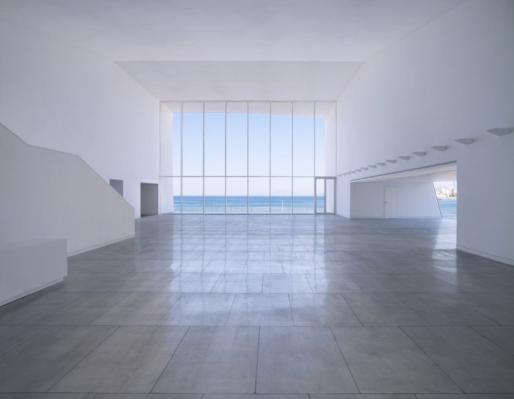 Auditorium and Congress Palace Infanta Doña Elena / Estudio Barozzi Veiga