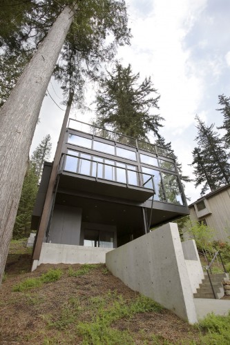 Flowing Lake Residence / David Vandervort Architects