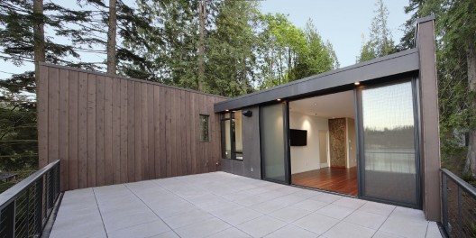 Flowing Lake Residence / David Vandervort Architects