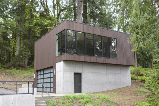 Flowing Lake Residence / David Vandervort Architects