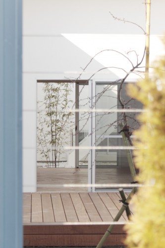 House of Seven Gardens / Ikimono Architects