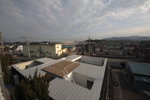 House of Seven Gardens / Ikimono Architects