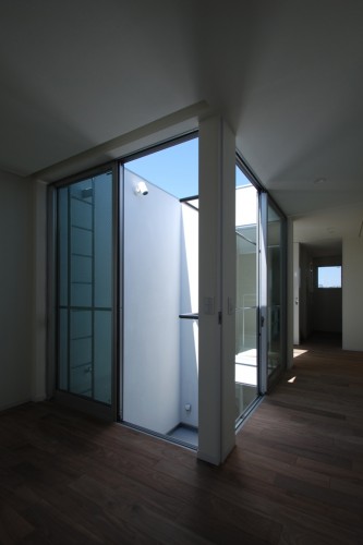House in Oimachi / LEVEL Architects