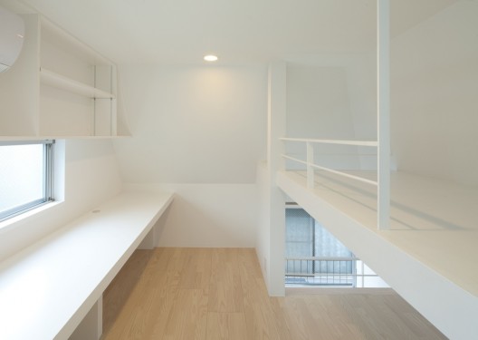 House in Kikuicho / Studio NOA