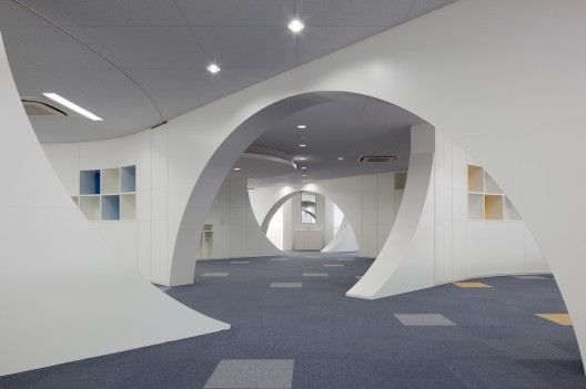 The International School of Sacred Heart / Atelier SNS