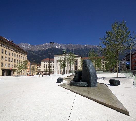 New Design for Eduard-Wallnöfer-Platz Public Square / LAAC Architekten + Stiefel Kramer Architecture (18) © Günter Richard Wett (18)