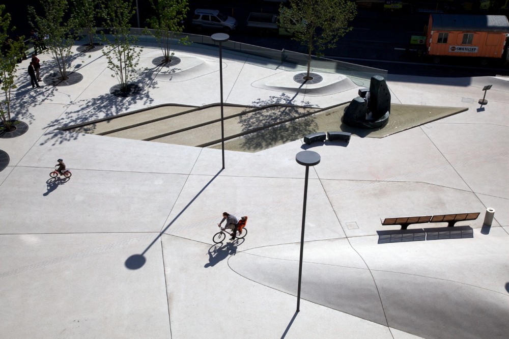 New Design for Eduard-Wallnöfer-Platz Public Square / LAAC Architekten + Stiefel Kramer Architecture