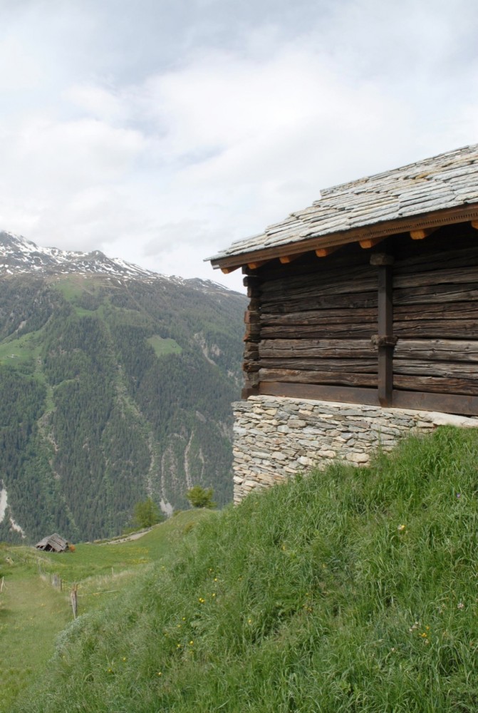 Shelter in the Swiss Alps / Personeni Raffaele Schärer Architectes