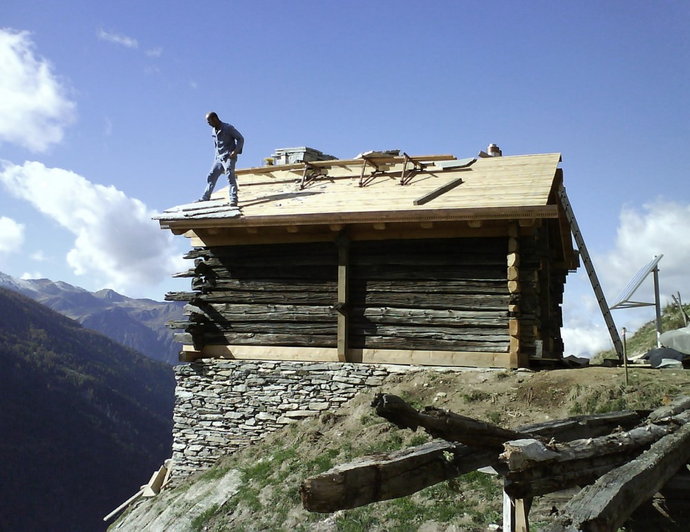 Shelter in the Swiss Alps / Personeni Raffaele Schärer Architectes