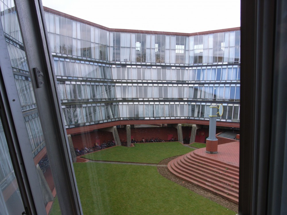 AD Classics: Florey Building / James Stirling