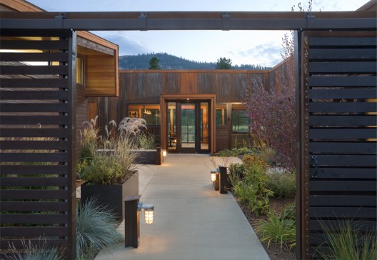 Wolf Creek View Cabin / Balance Associates Architects
